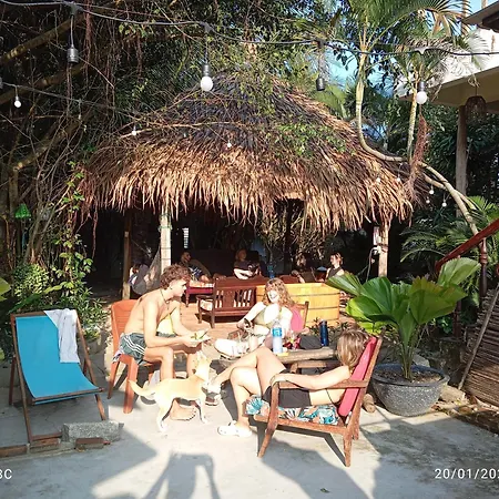 The Seaside Bungalow Hostel And Bar